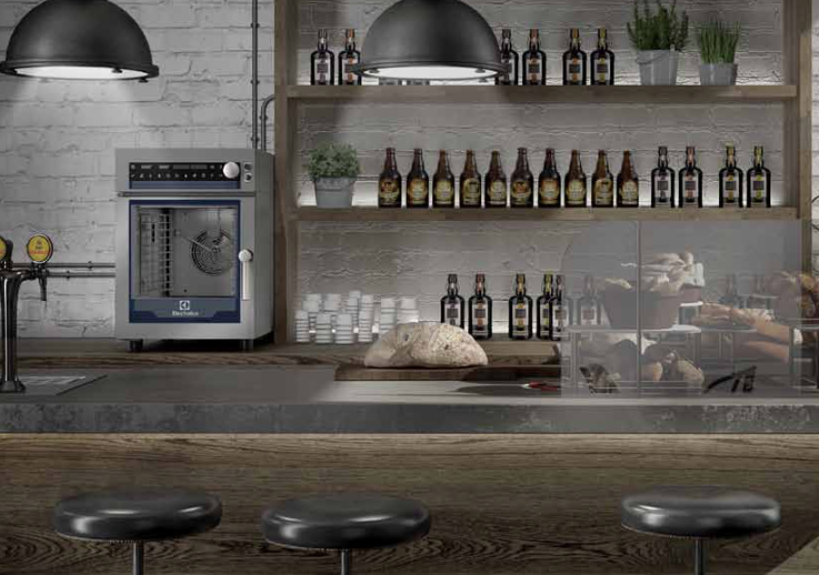 Electrolux Multislim at the bar.png